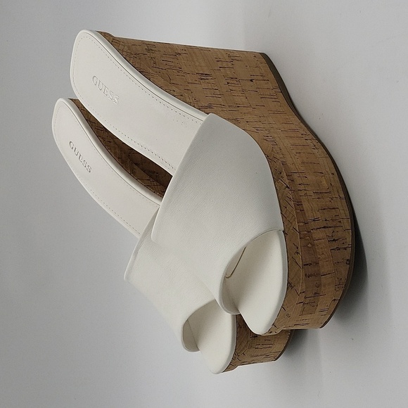 704- Guess Catia Platforms Sandals Size 9.5 M White Color NWT - Picture 5 of 14